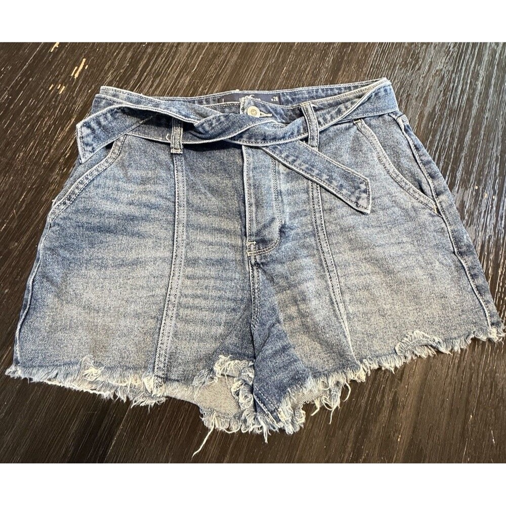 Hollister Denim Shorts Women’s SZ 7/28 Ultra High Rise Mom With Belt Blue